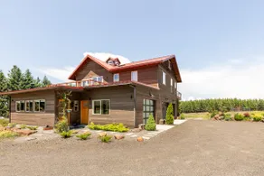 Peaceful country setting close to town (20 acres) - Image 2