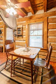 1800s Cabin on Holland Acres - Getaway or gather - Image 5