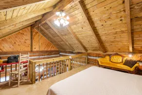 1800s Cabin on Holland Acres - Getaway or gather - Image 4