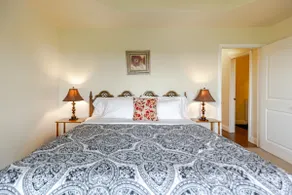 2 miles from F1 Tranquil Townhouse - Image 4