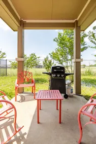 2 miles from F1 Tranquil Townhouse - Image 5
