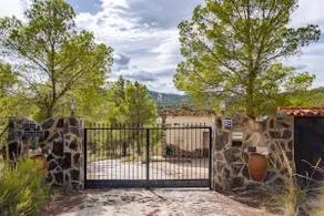 Rural Retreat · Ideal for Couples - Image 4