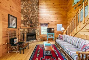 Private Beautiful Cabin on 6 acres Ellijay - Image 2