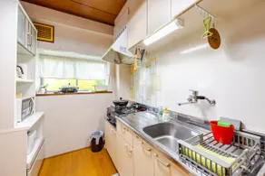 whole house rental 1 min walk to the beach, with WIFI, parking. 2 bedrooms, 2 bathrooms - Image 4