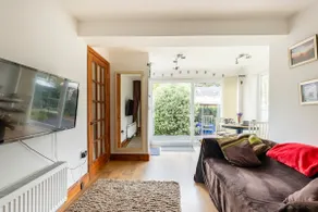 A private apt, parking&garden central to Tavistock - Image 2