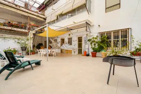 Sea views, huge terrace and 5 bedrooms. - Image 2
