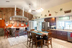 Spectacular canal home w/ private salt water pool - Image 5