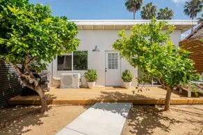 The Oceanside Bungalow - Image 4
