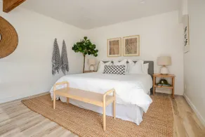 The Oceanside Bungalow - Image 3