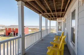 Spectacular Views-Elevator, Steps away to sand! - Image 3