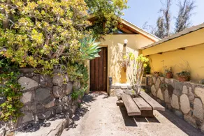 Scenic Mountain Retreat in Santiago Wine Country - Image 5
