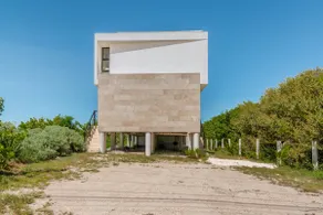 Minimalist Beachfront Oasis in Yucatán - Image 3