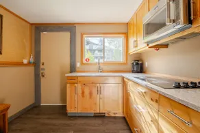 Downtown Banff! 2 bdrm suite 118 Beaver St. B&B - Image 5