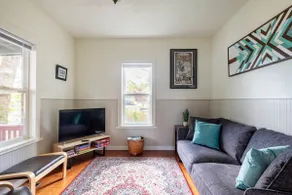 Charming Bungalow - Super Walkable - Pets Welcome - Image 3