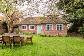 Rural Cottage in grounds of Grade II* Farmhouse - Image 5
