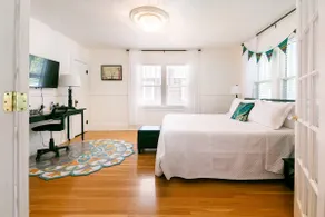 Brickhaven, A Quiet Bungalow with a Cool Vibe! - Image 2