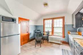 Cozy upper apartment -close to MAC-no cleaning fee - Image 4