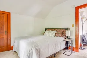 Cozy upper apartment -close to MAC-no cleaning fee - Image 3