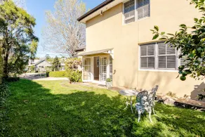 Spacious sanctuary in the heart of town. - Image 5