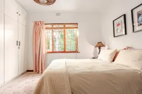 Miss K’s Pinelands Thatched-roof Cottage - Image 4