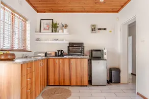 Miss K’s Pinelands Thatched-roof Cottage - Image 3