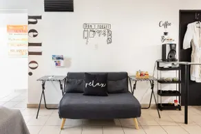 Cozy & Private Apt • Free Parking •15 min Airport - Image 3