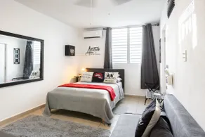 Cozy & Private Apt • Free Parking •15 min Airport - Image 5