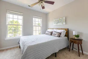 Spacious Home- central to Airport, Crabtree & food - Image 4