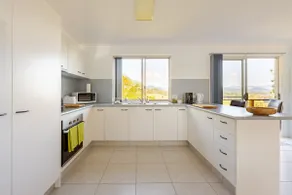 Unit with Spectacular views over new Rail Trail - Image 5