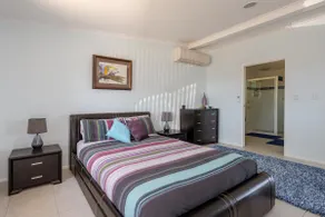 Unit with Spectacular views over new Rail Trail - Image 3
