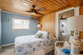Island Coastal Cottage - Image 4