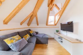 Bright & Spacious Loft In The Heart Of Old Town - Image 3