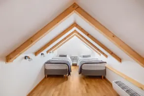 Bright & Spacious Loft In The Heart Of Old Town - Image 5