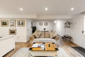 Lovely and cosy 1 bed basement apartment - Image 3