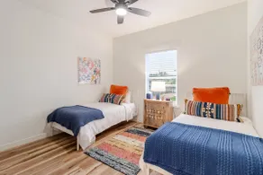 Wheelchair Accessible Home 5 Miles From Riverwalk - Image 3