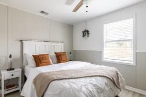Seguin Farmhouse - 3 Bedroom 2 Full Bath, Sleeps 8 - Image 5