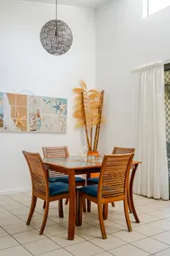 Bright and spacious 2-Bed beach resort apartment - Image 5