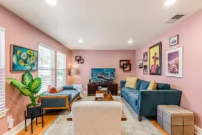 Retro Cowyboy Villa in the Heart of Austin - Image 2