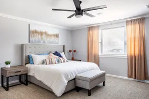 Contemporary Remodeled 6 Bed 4 Bath Apartment - Image 3