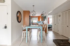 Ocean view. Steps to beach & pool! Sleeps 7+ - Image 5