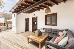 Villa Aura, a beautiful home located in a natural setting - Image 3