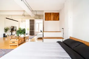 Mile End - Huge Bright & Modern Loft Suite - King Bed - Image 4