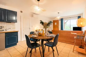 Sarlat Cosy, Air-con & all comforts, parking, terrace, view - Image 3