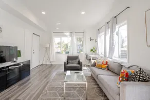Modern Minimalistic• Natural Light • 1b1b • Tacoma - Image 5