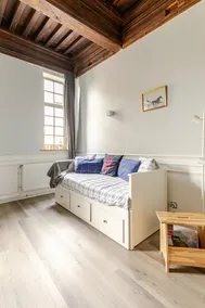 Beautiful apartment in the center with balcony - Image 3