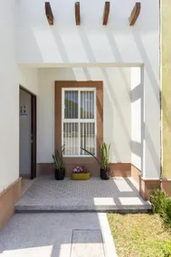 House with 2 bedrooms, in private with security - Image 2