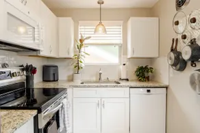 Bright stylish 1bd/1 ba Apt in Historic Avondale. - Image 4