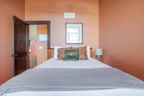 Beautiful guest house South Overland Park - Image 2