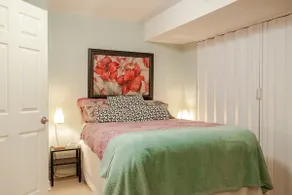 Snow-Free Garage Parking / Modern bright 2BR Suite - Image 3