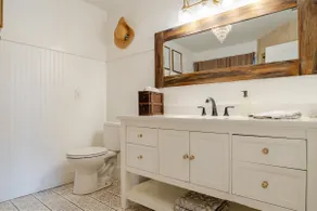 Cozy Studio 15 mins to Beaches & Historic Downtown - Image 4